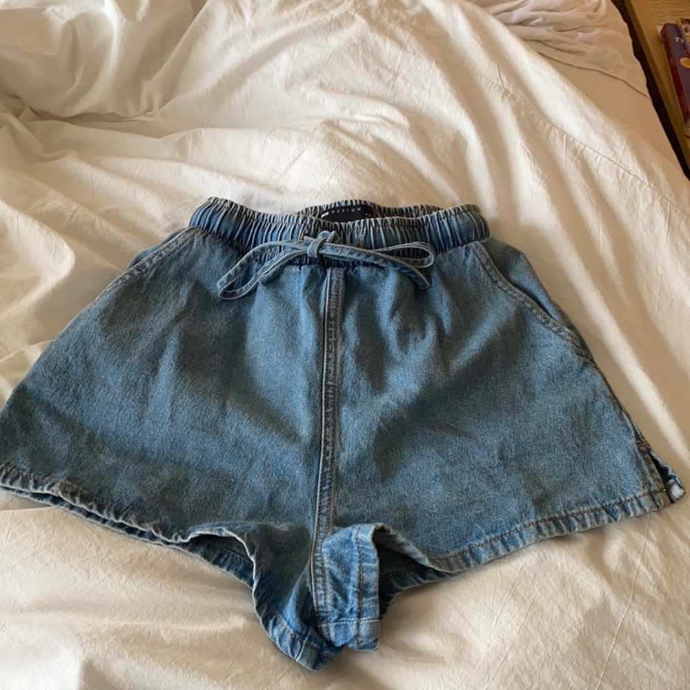 ASOS Drawstring Denim Shorts - Picture 2 of 6